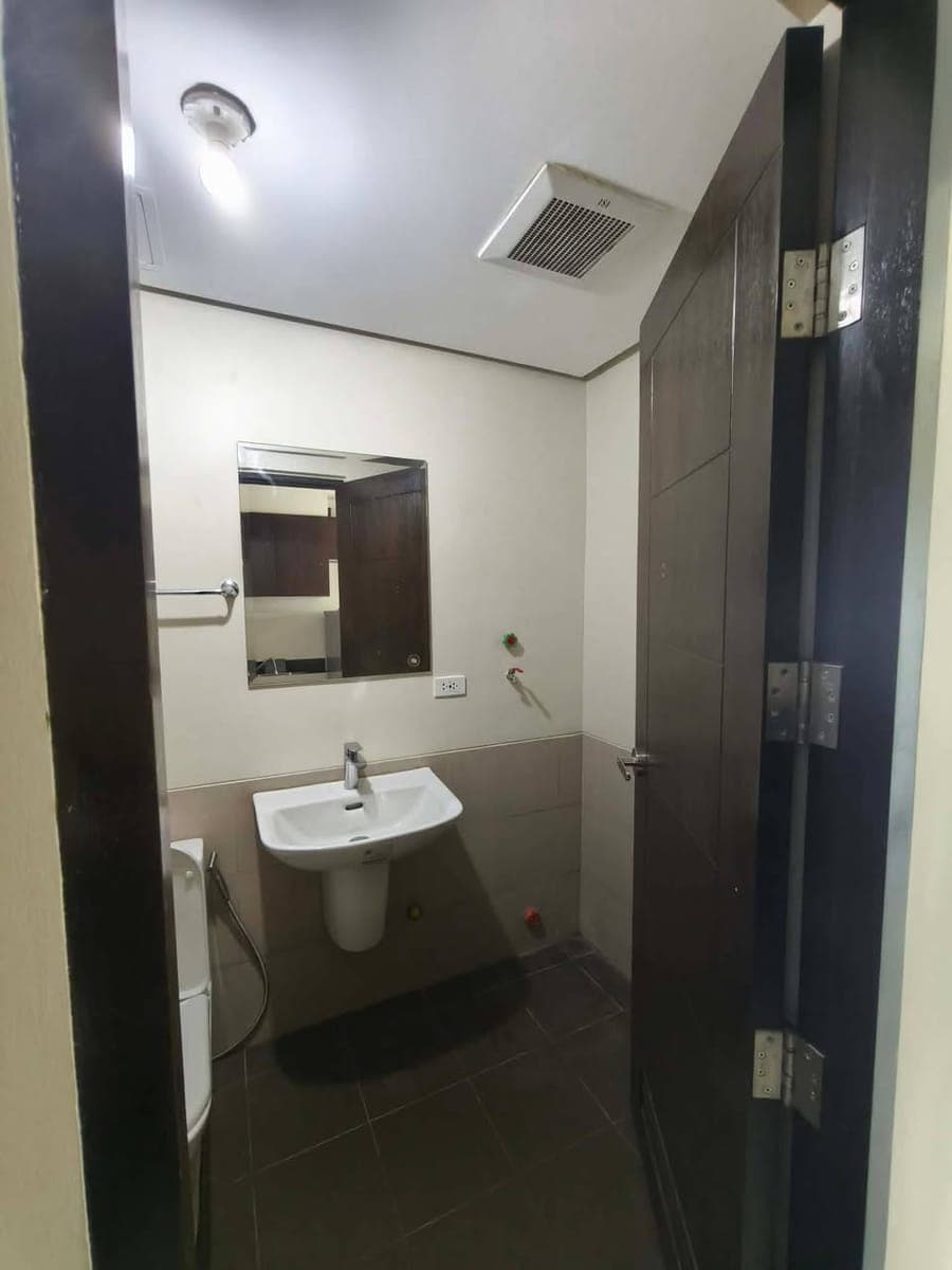 FOR RENT  –  Condo Unit at Aurora Escalades Cubao - photo 4