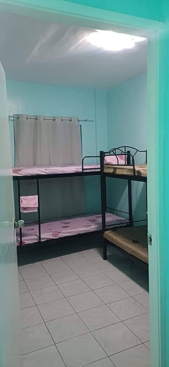 Bed space for girl 2700 monthly - photo 1