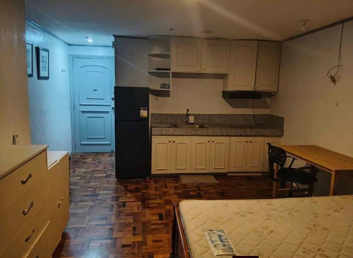 Furnished Studio Unit with Balcony FOR RENT. - photo 2
