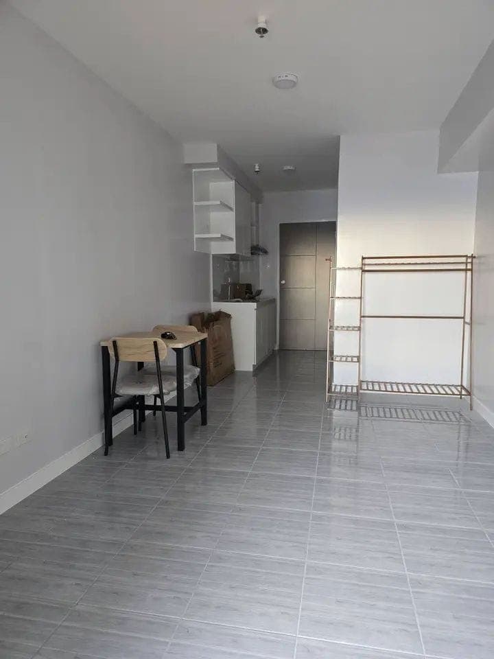 Semi furnished  24 sqm studio at the 32nd Floor of VICTORIA SPORTS TOWER 2. Along EDSA, beside GMA 7... - photo 2