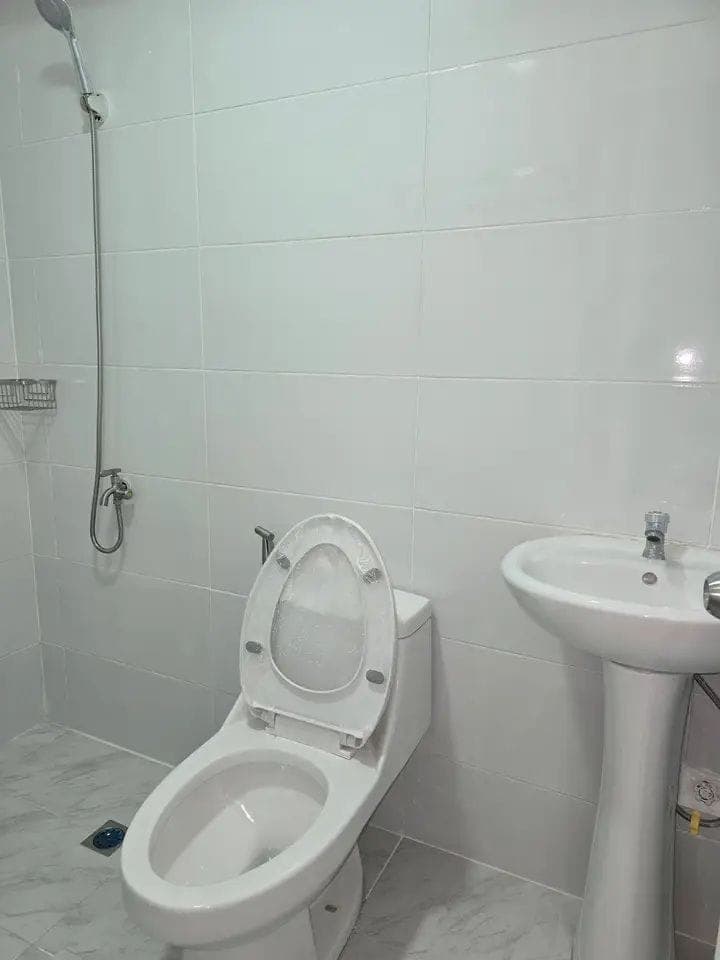 Semi furnished  24 sqm studio at the 32nd Floor of VICTORIA SPORTS TOWER 2. Along EDSA, beside GMA 7... - photo 3