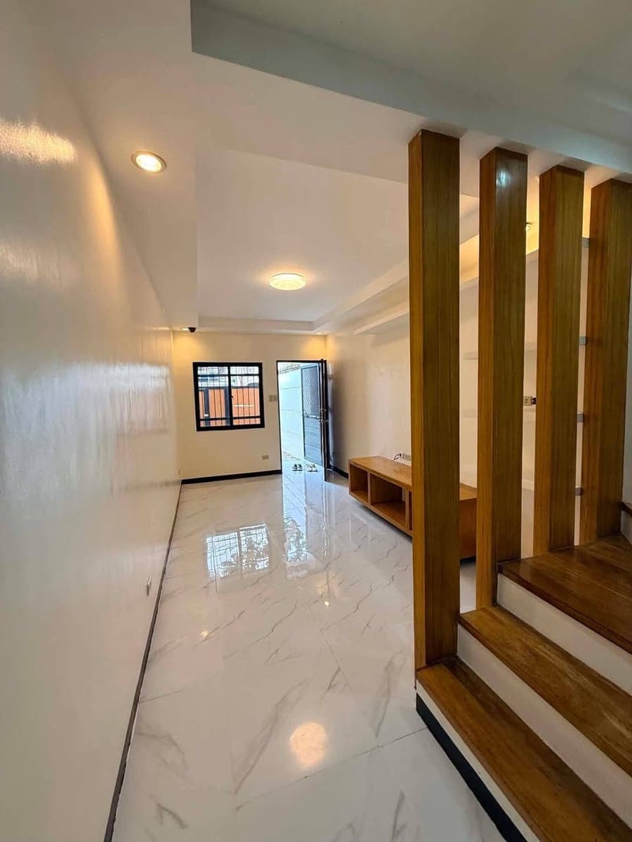 3BR 3CR Townhouse for Rent - photo 2