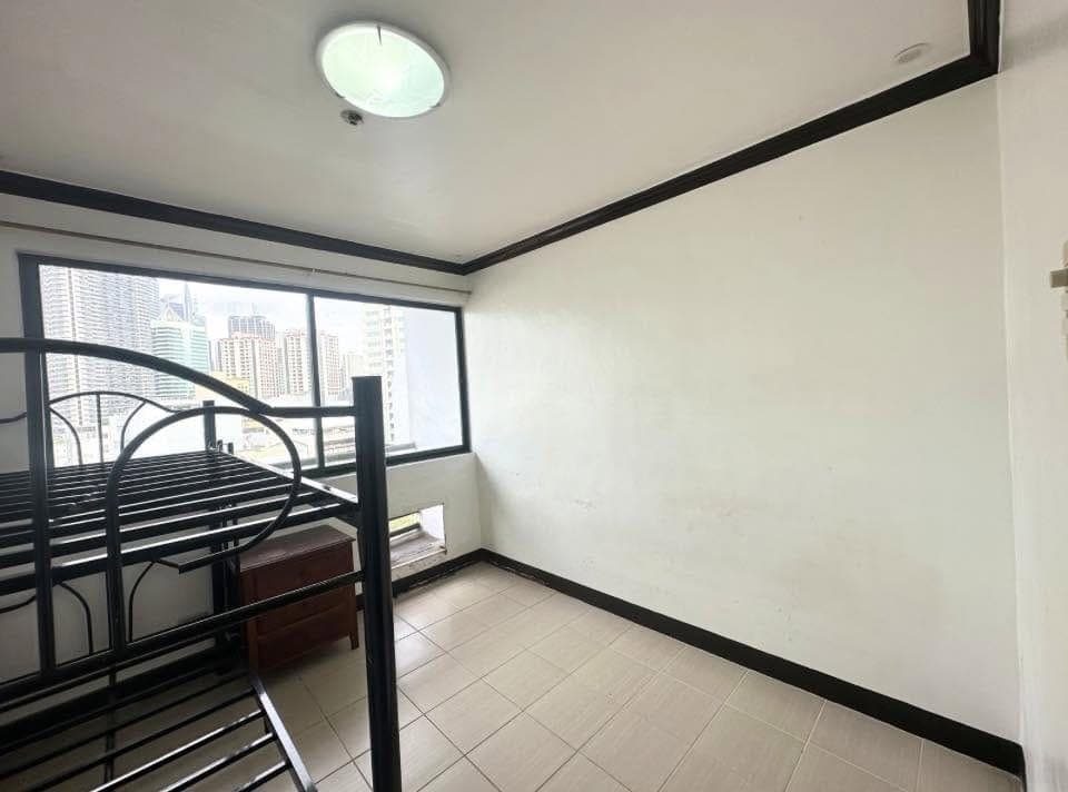 # ***FOR RENT: The Palm Towers near Makati Med *** - photo 3
