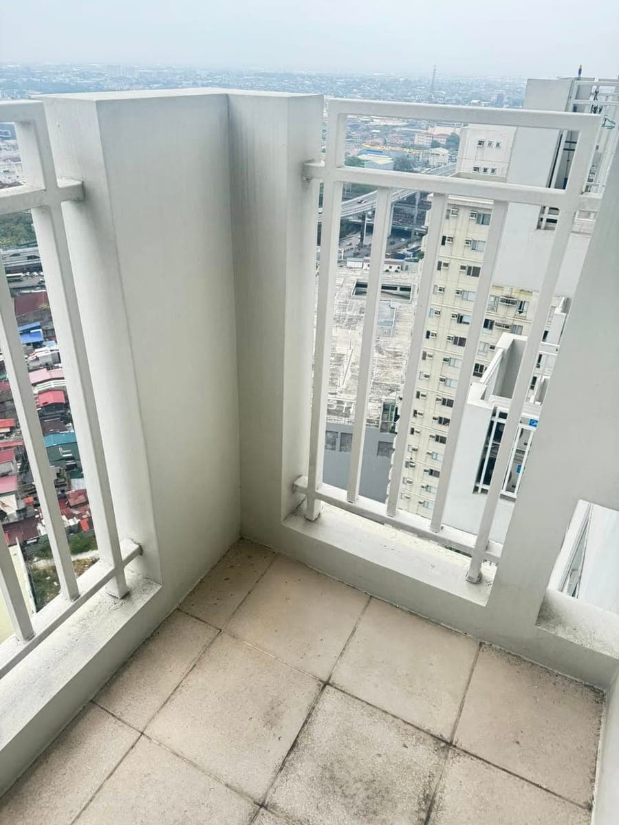 BRANDNEW !!!1bedroom at Avida Cloverleaf Near Ayala Clovermall / Affordable condo  !!! - photo 1