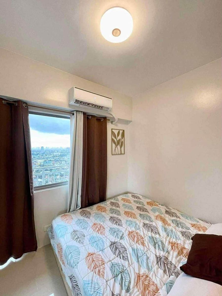 1BR with Balcony | Fully Furnished - photo 2
