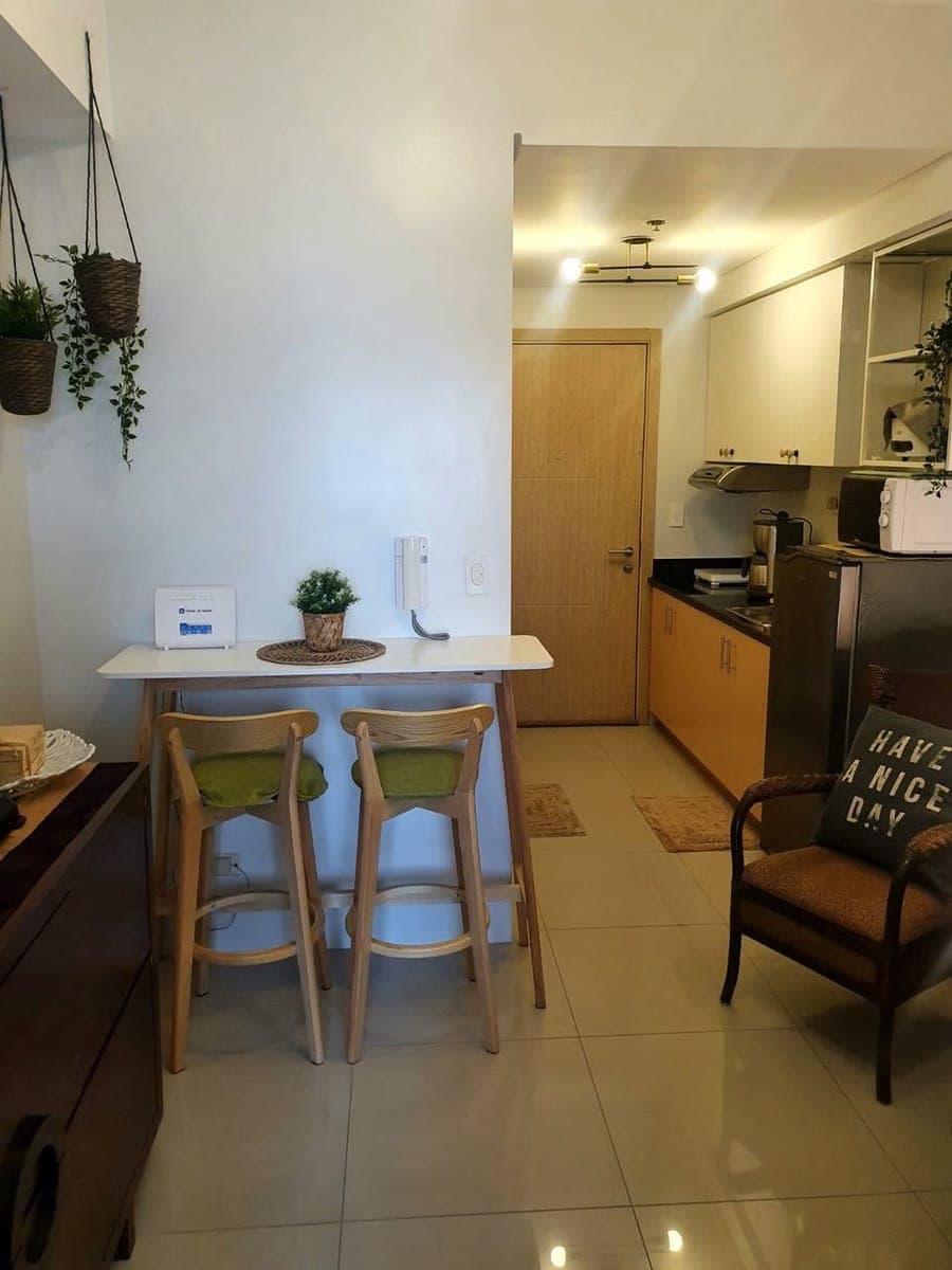 For Rent 1BR Unit with Balcony - photo 4