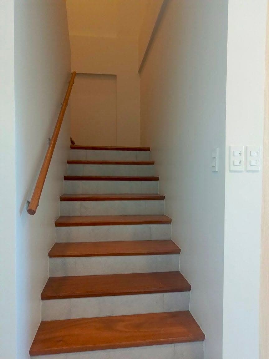 house for rent 3bedrooms 2carpark 3cr furnished 50k brand new  location Dona Josefa village Almanza uno - photo 3