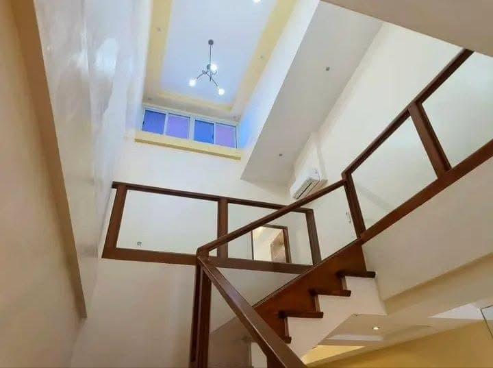house for 4bedrooms 1maidroom 2carpark furnished 50k location Pilar village - photo 4