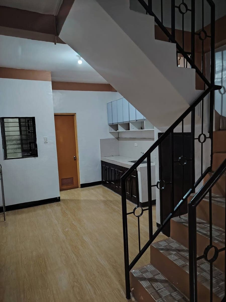 Townhouse for rent - photo 2