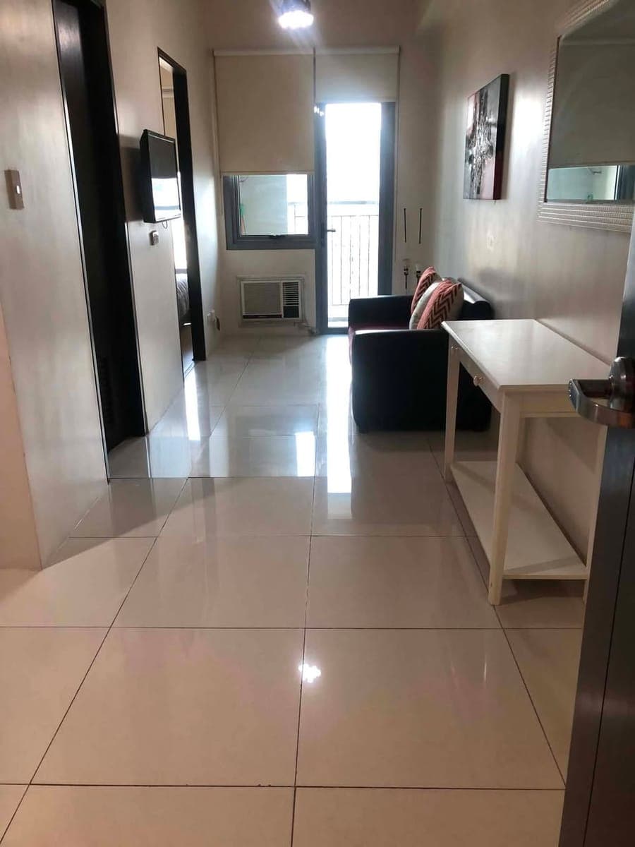 1 Bedroom With Balcony in Parkwest For Rent - photo 1