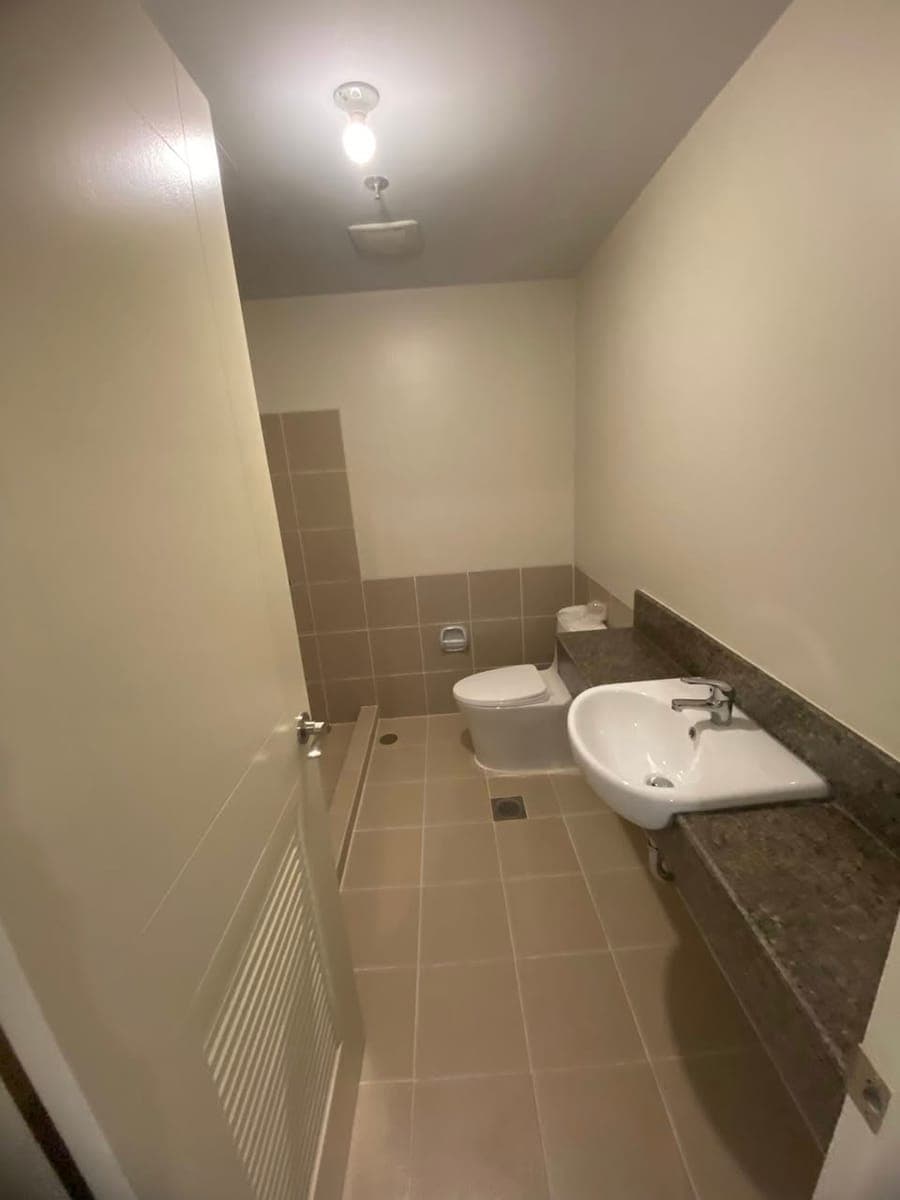 FOR RENT BRAND NEW 2 BEDROOM UNIT - photo 5