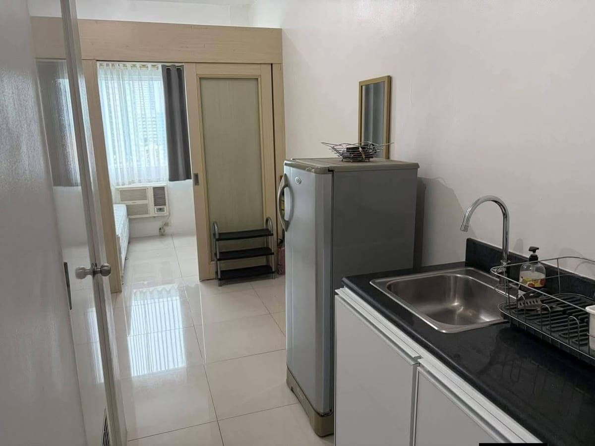 FOR RENT: ₱23,000/month. | Inclusive dues & Parking - photo 4