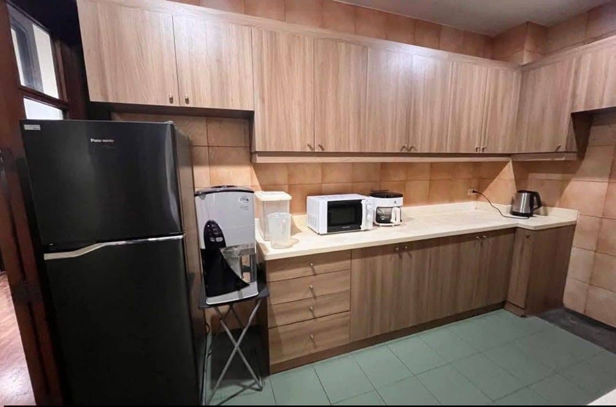 3br Spacious CONDO UNIT FOR RENT near Ayala, Salcedo and Circuit Makati (ER2160) - photo 2