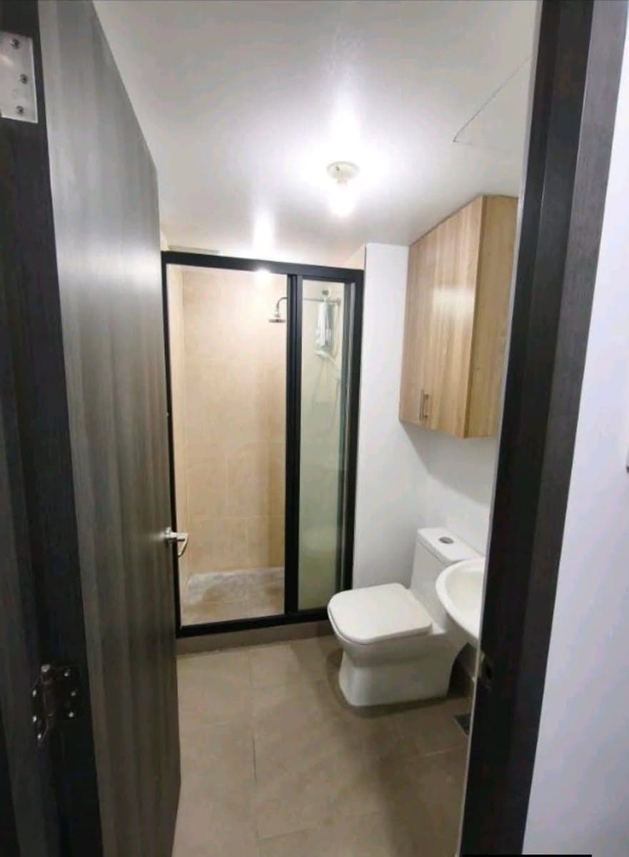 For rent at The Rise Makati City - photo 3