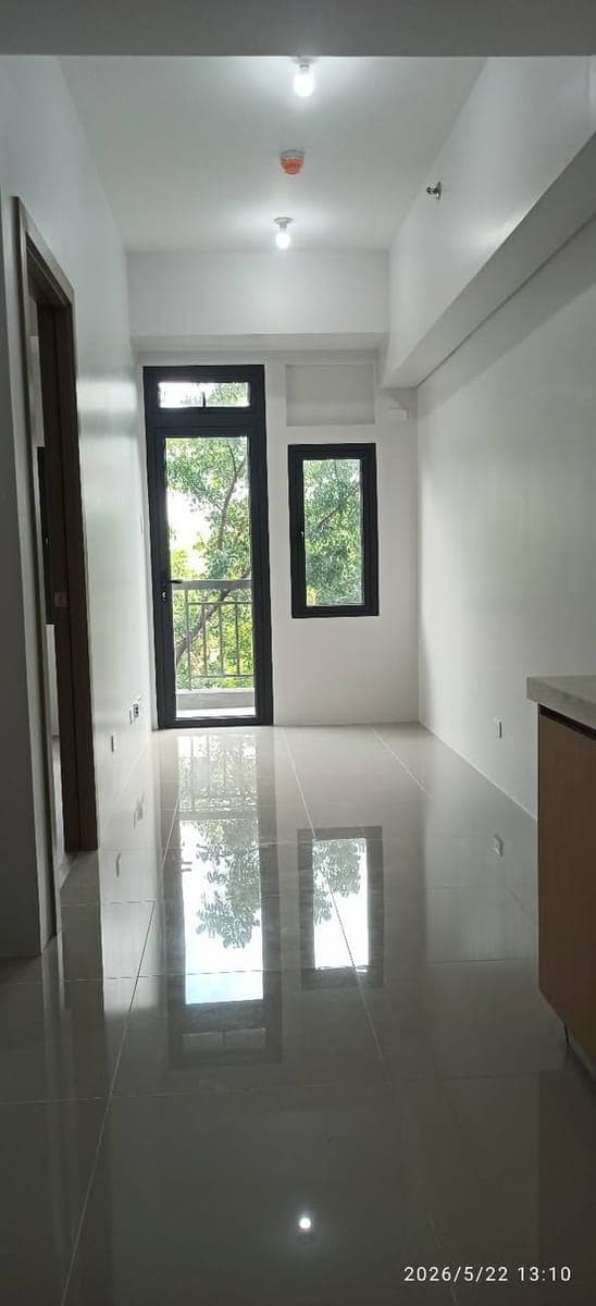 Available long term for rent 1br bare newly turn over. - photo 2