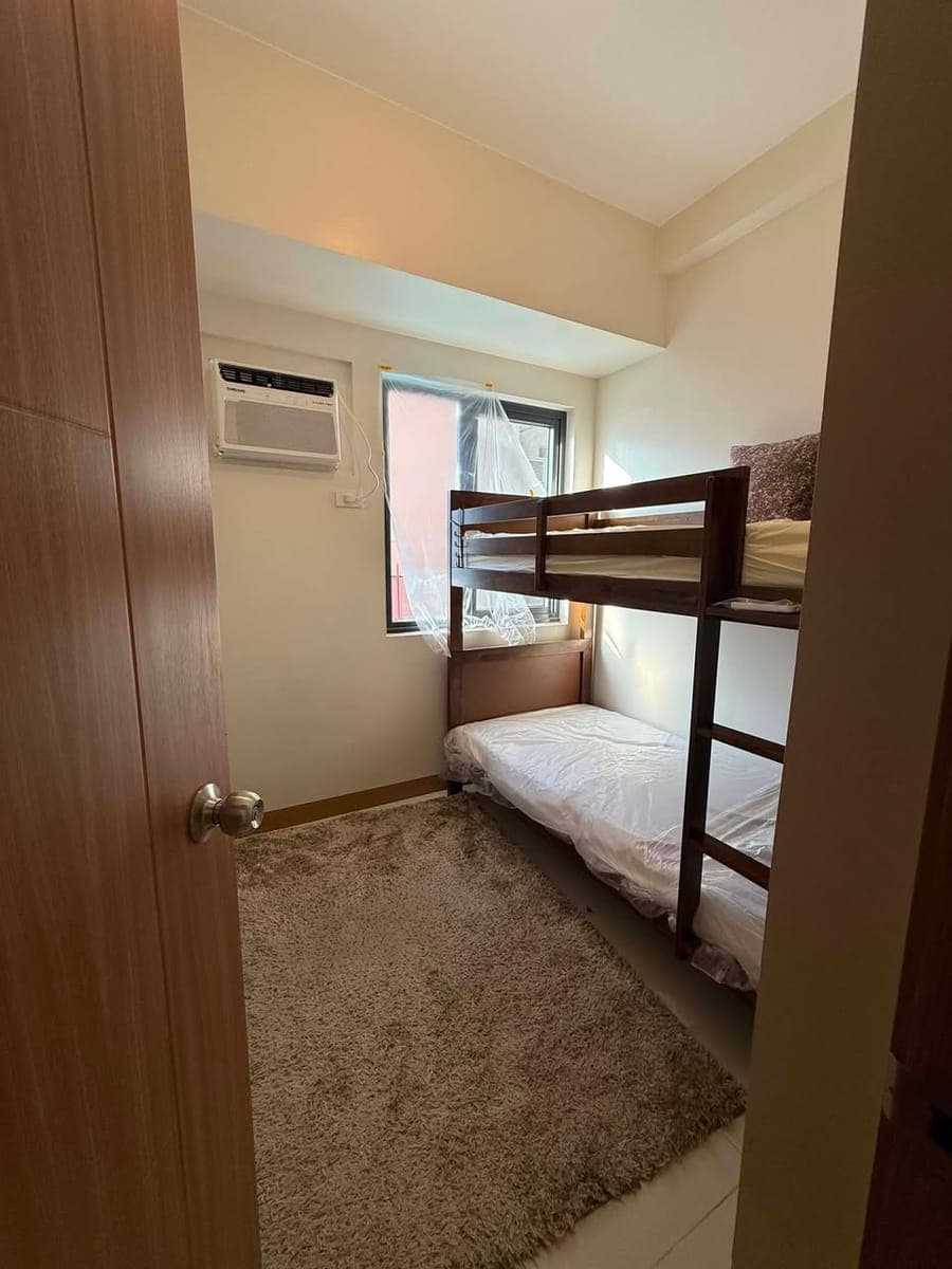 2 Bedroom | 2 Bathrooms w/ Balcony - photo 3