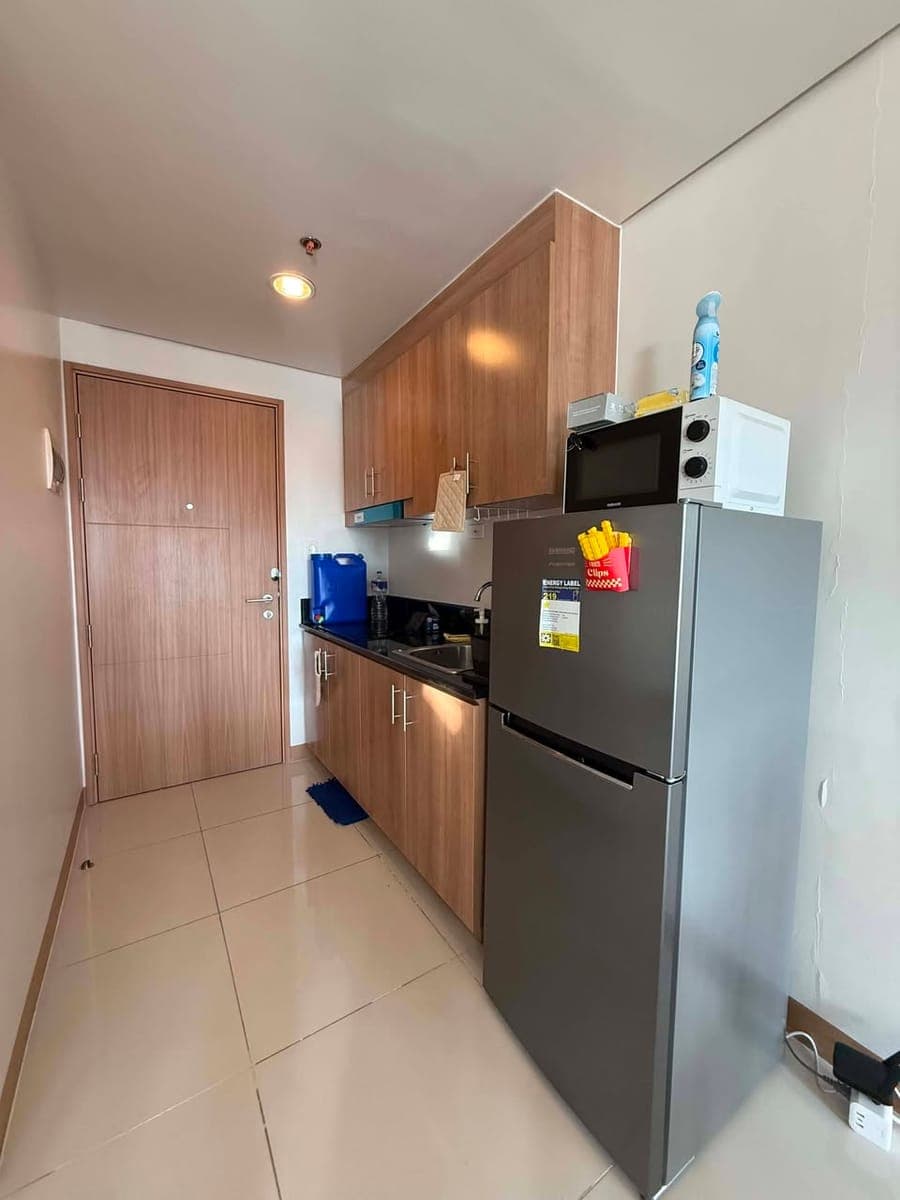 2 Bedroom | 2 Bathrooms w/ Balcony - photo 4