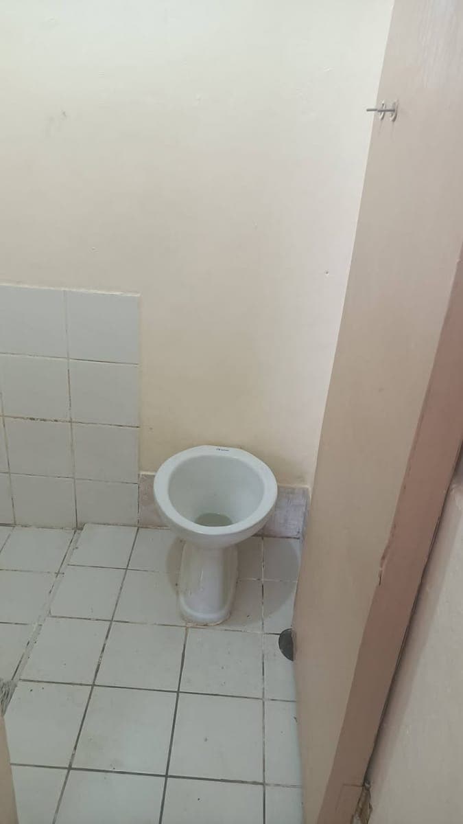 Room for rent, studio type with CR and sink, 5k rate, Pamplona park subdivision las pinas city - photo 3