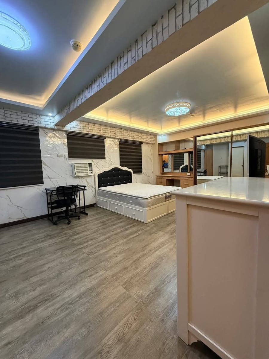 SPACIOUS Fully Furnished 2-Bedroom w/ 2-Bathroom - photo 1