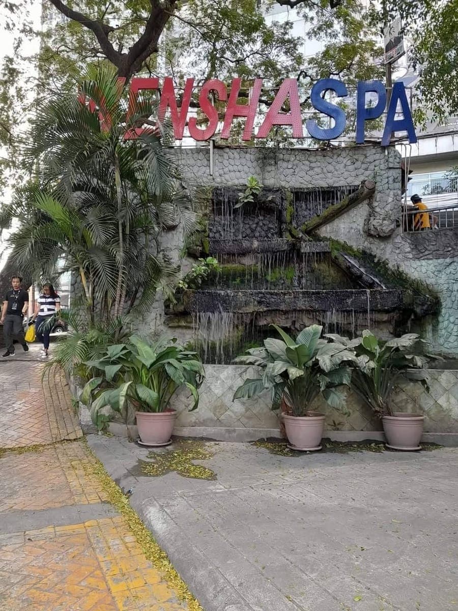 CONDO FOR RENT - photo 2