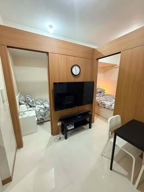 Red Residences, Chino Roces Ave., Makati City - photo 1