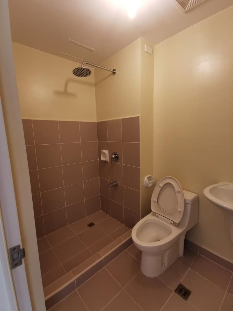 **FOR LEASE: (Arca South, Taguig) Avida Towers One Union Place** - photo 3