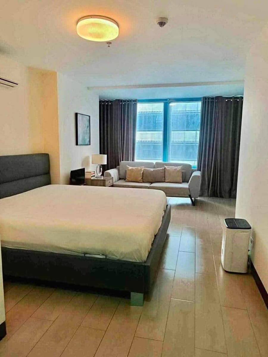 70k MONTHLY‼️2-BEDROOM UNIT FOR RENT AT TWO CENTRAL MAKATI - photo 4