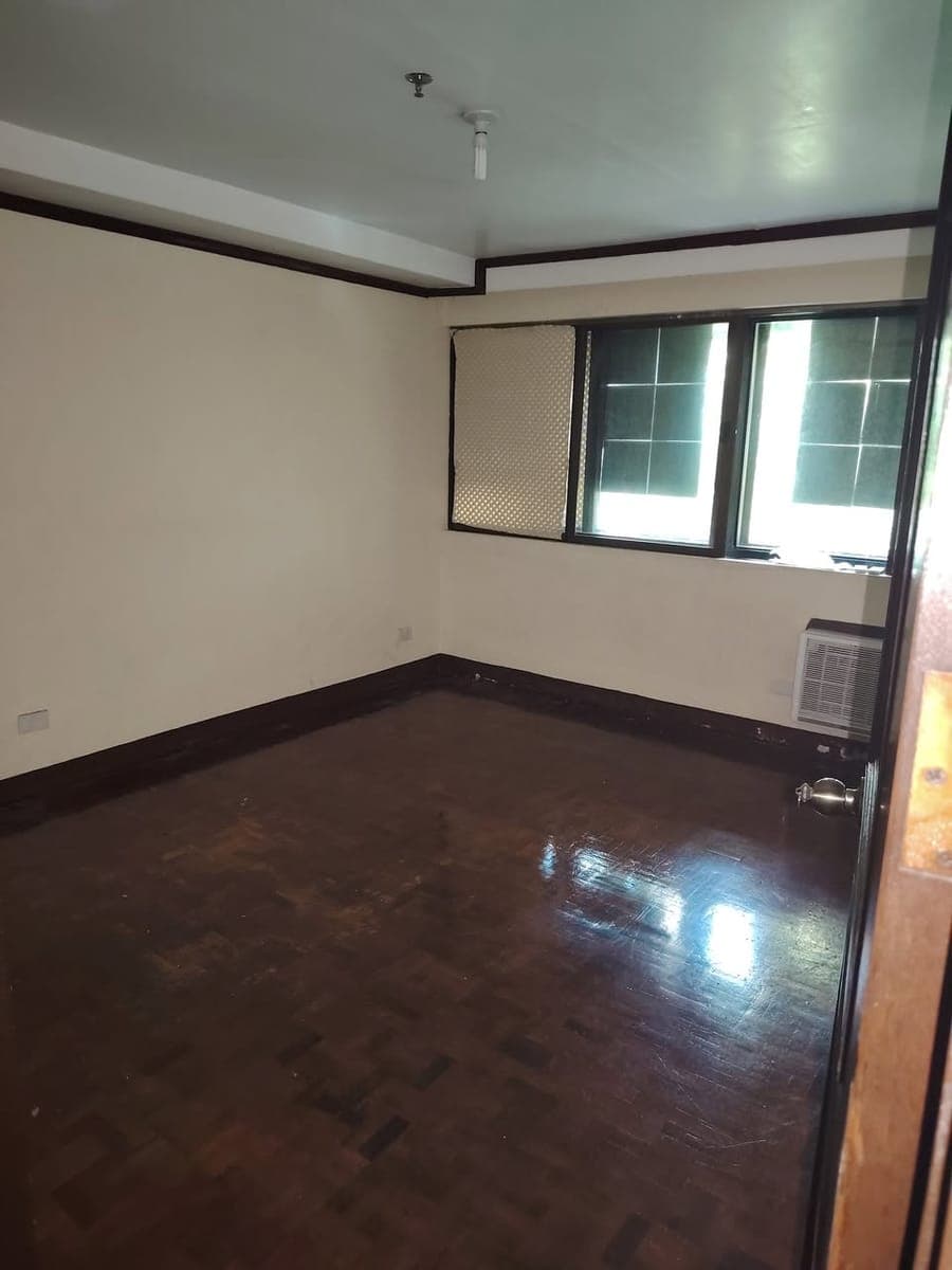 Unfurnished Two BedRoom Unit for Rent in Galeria De Magallanes Makati City - photo 1