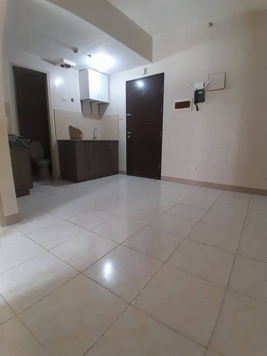2-BEDROOM BARE  unit with balcony FOR RENT - photo 1