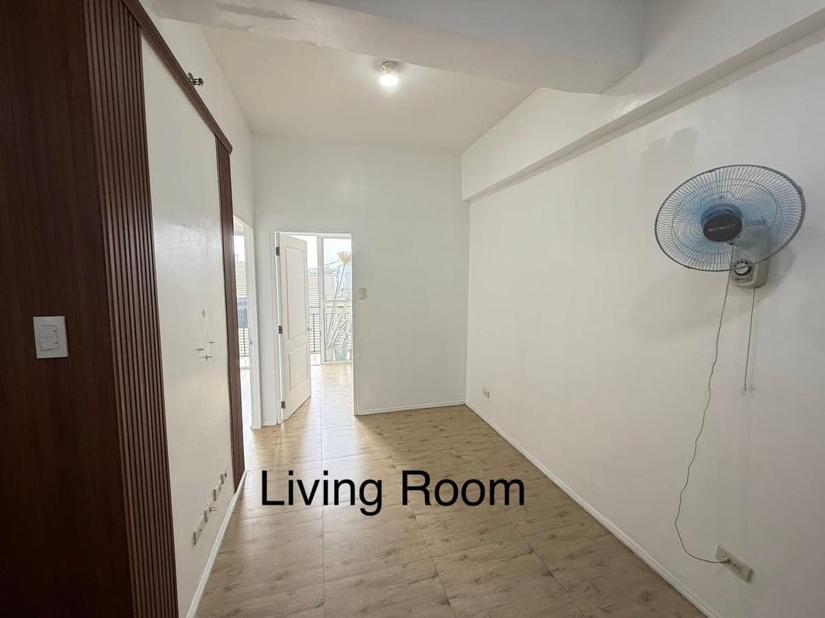 FOR RENT – 2BR Condo with Balcony 🌇 - photo 1