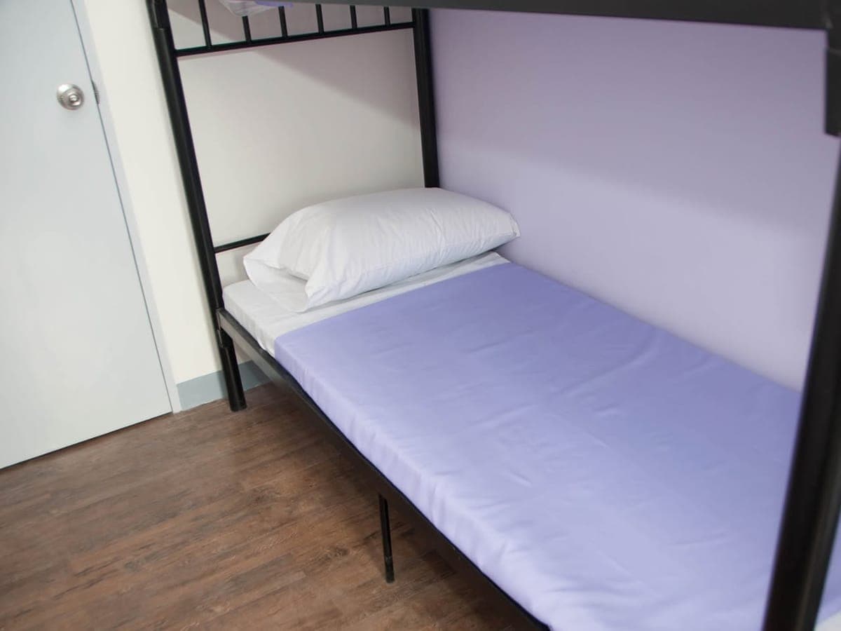 Female Ladies Bedspace Makati - photo 4