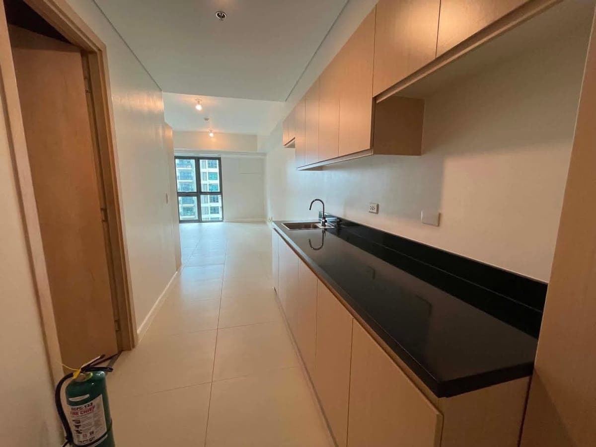 🏢 FOR RENT | CALLISTO TOWER 1 – MAKATI (Circuit Makati) - photo 1