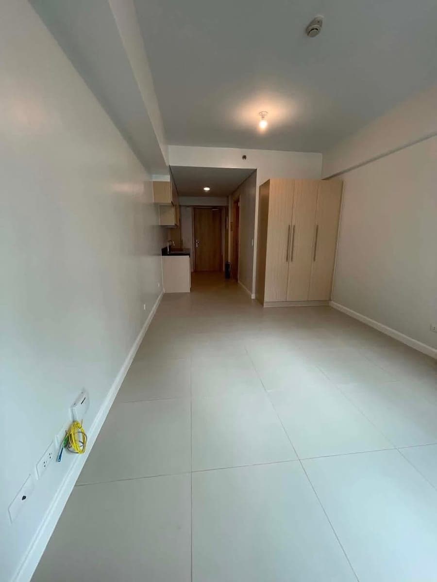 🏢 FOR RENT | CALLISTO TOWER 1 – MAKATI (Circuit Makati) - photo 2