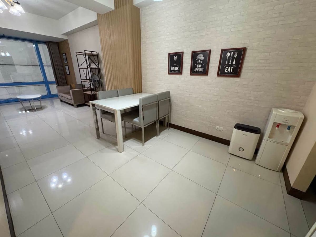 # **🏢TWO CENTRAL (For Rent!)** - photo 4