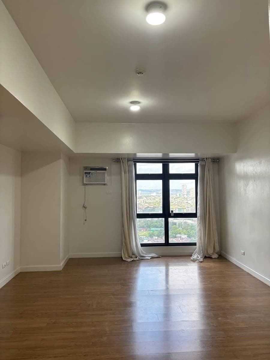 FOR LEASE - photo 1