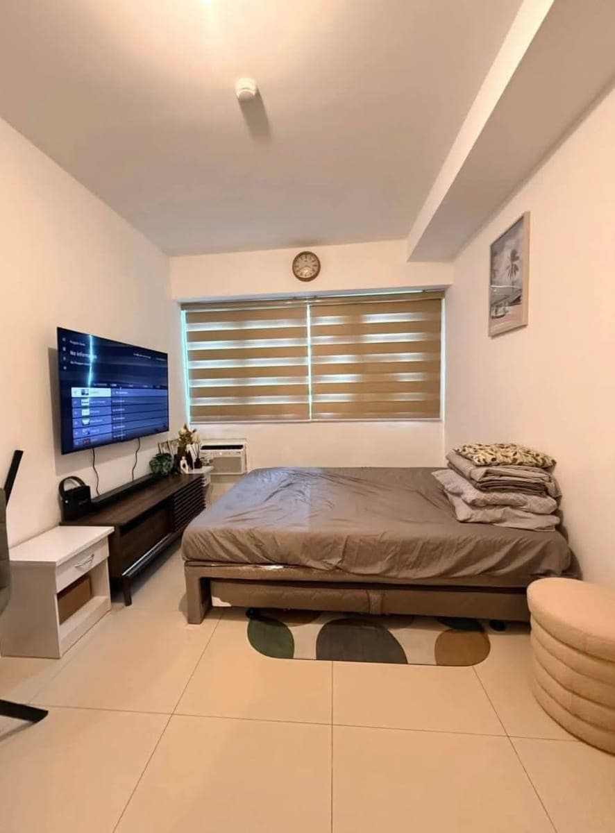 FOR RENT: Php. 15,000 monthly rent - photo 1