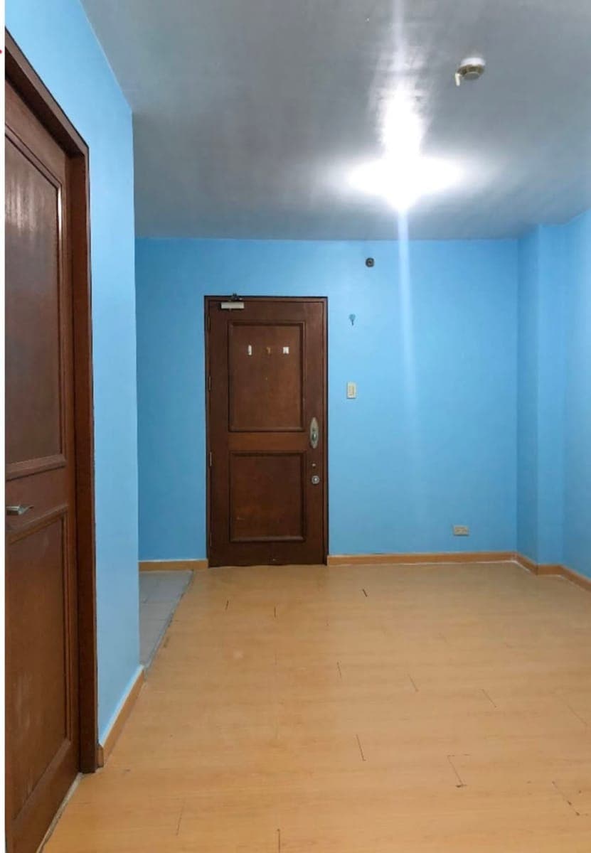 FOR LEASE: - photo 1