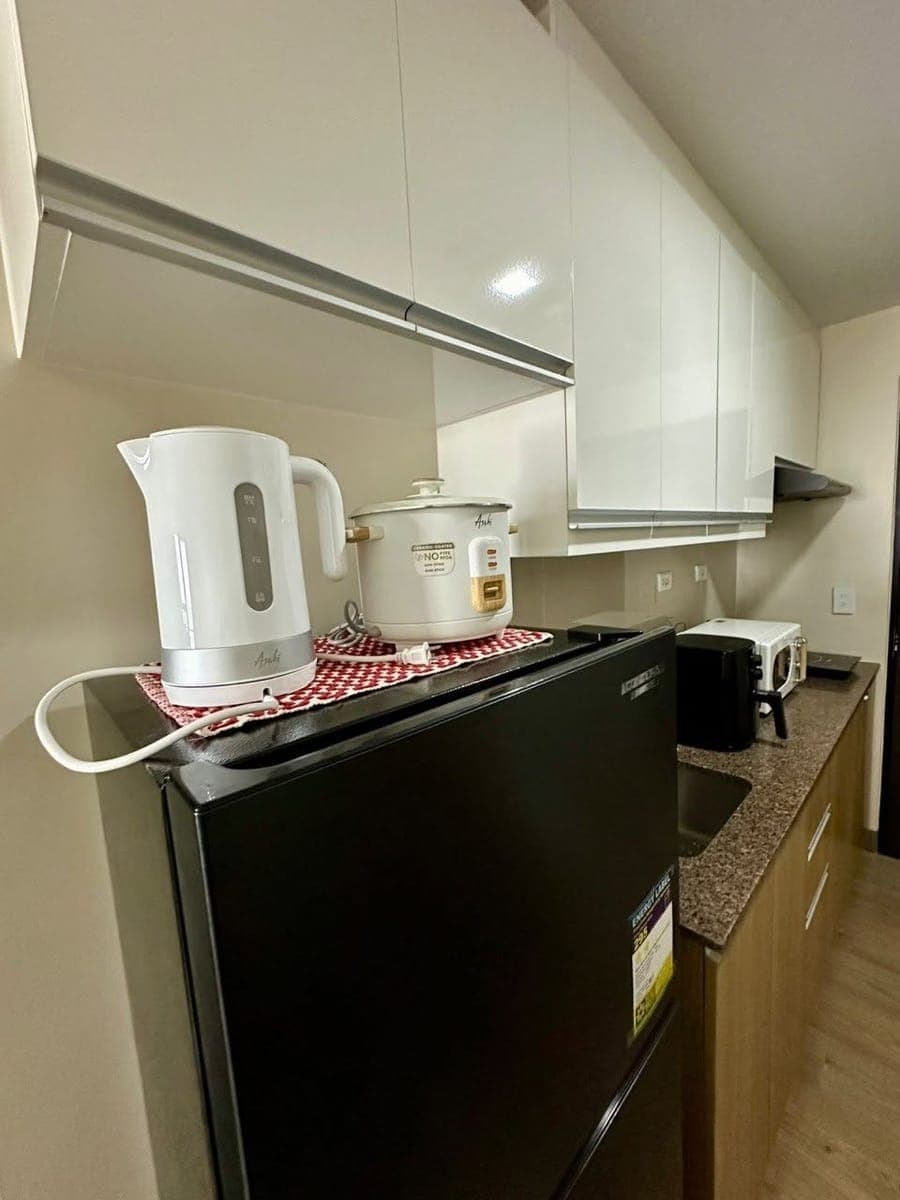 **FOR LEASE: Studio Unit at Vion Tower, EDSA cor. Chino Roces, Makati City** - photo 4