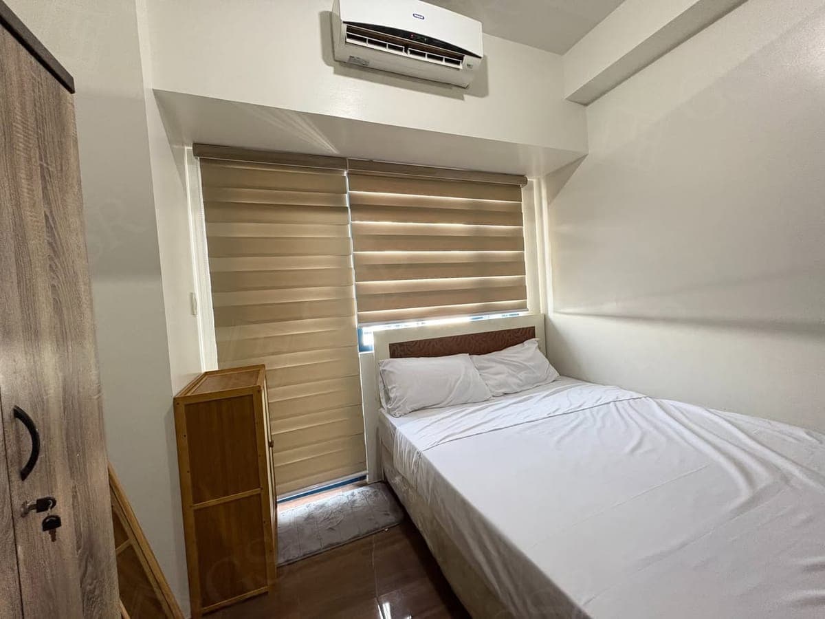 **Fully Furnished One Bedroom Unit with Balcony For Lease at Air Residences ** - photo 2