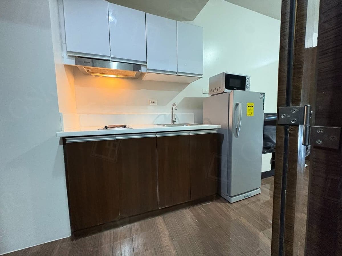 **Fully Furnished One Bedroom Unit with Balcony For Lease at Air Residences ** - photo 4