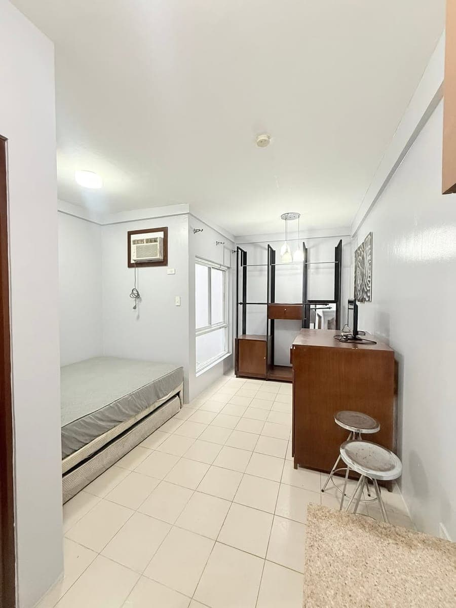 Studio type Semi Furnished For Rent in Brgy Tejeros Makati City Very Near to Makati City Hall, Ayala... - photo 3