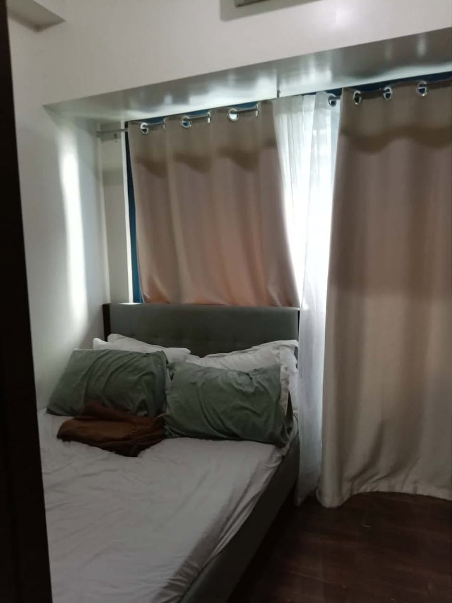 FOR LEASE: 1BR with Balcony at Air Residences, Makati - photo 1