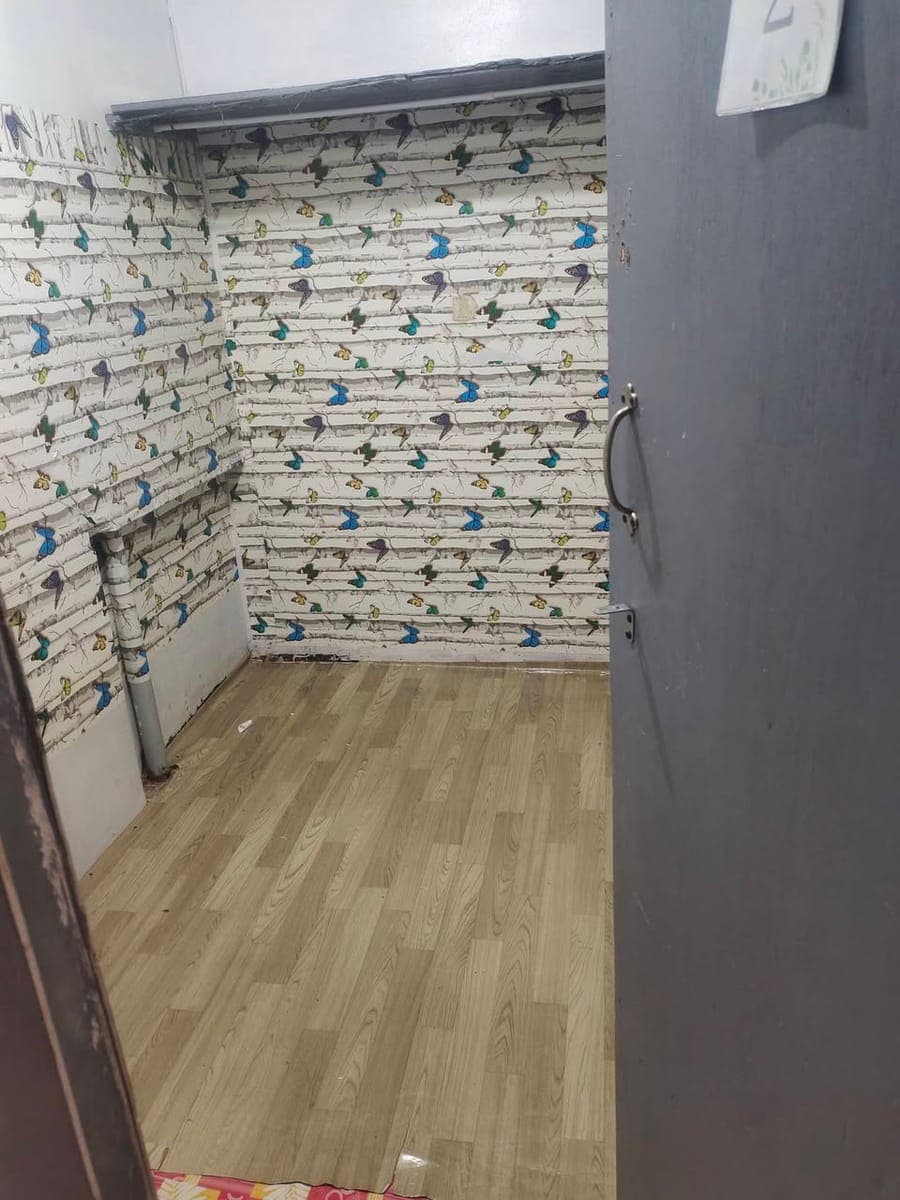 ROOM FOR RENT! - photo 1