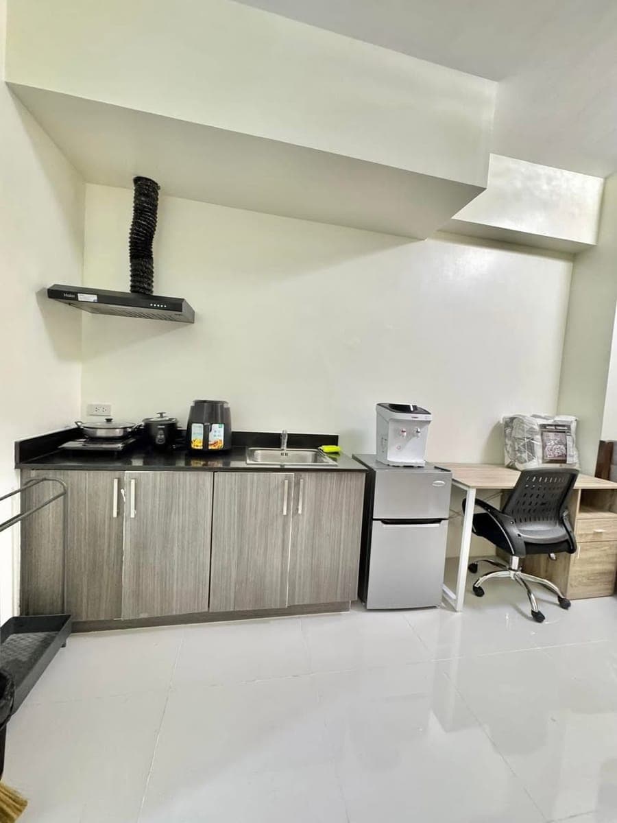 For Rent Studio in Symphony Towers along Timog ave and likod ng GMA-7 QC - photo 2