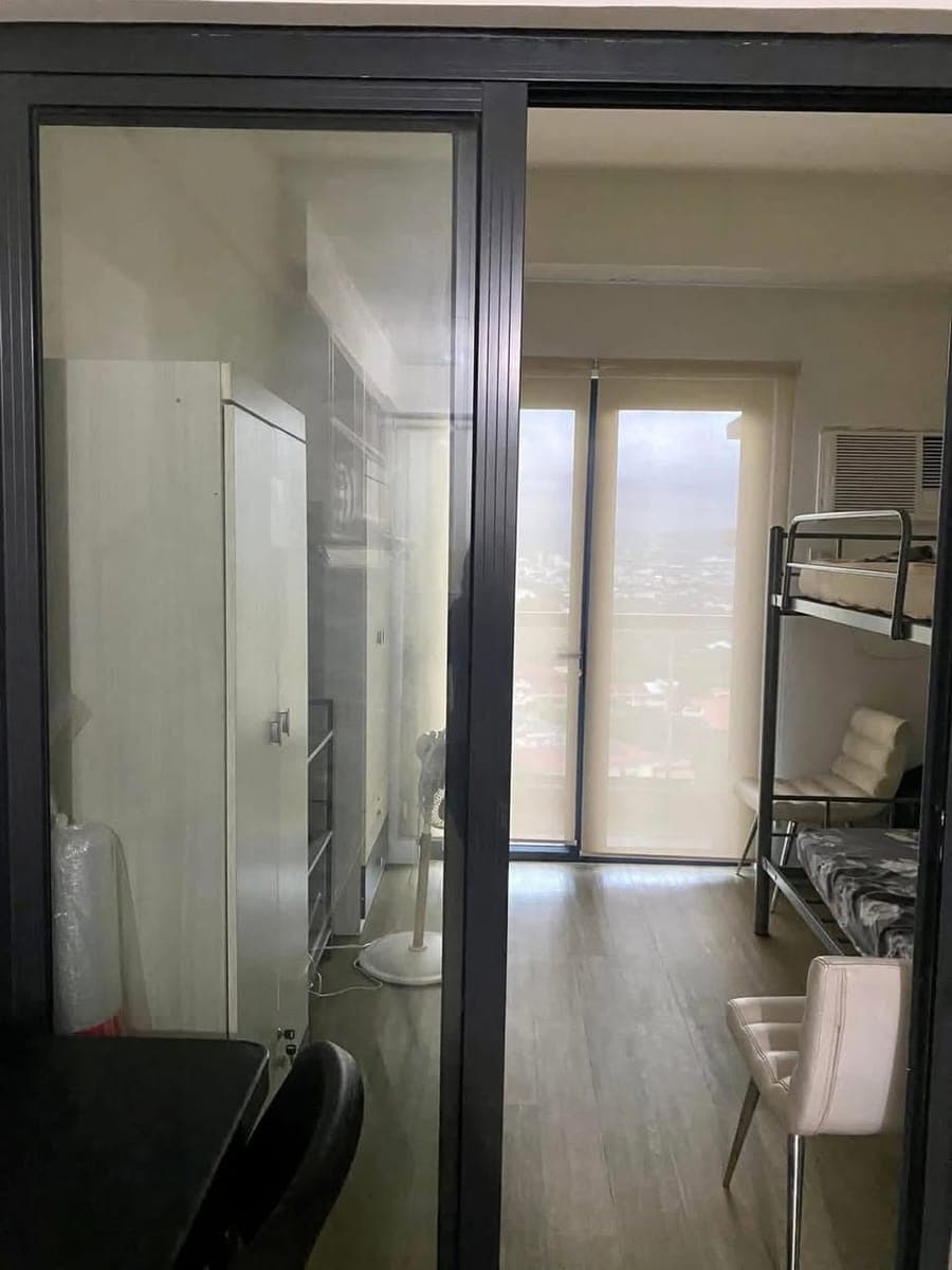 For Lease: - photo 1