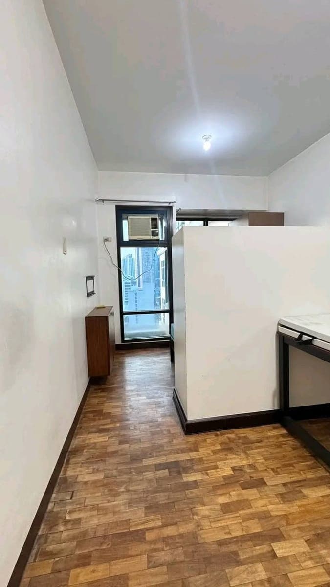 FOR LEASE: The Oriental Place Makati (Chino Roces Ave) - photo 2