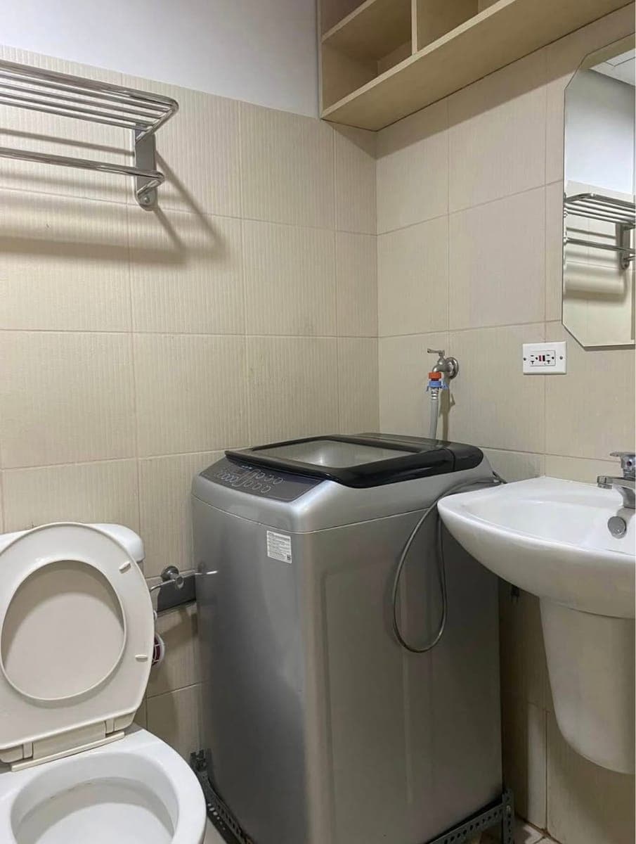 FOR RENT: ₱20,000/month. | Inclusive dues & Wifi - photo 4