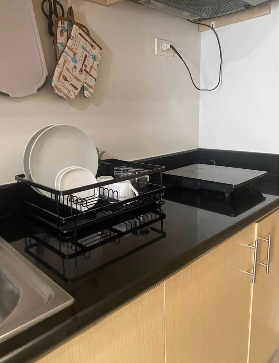 FOR RENT: ₱20,000/month. | Inclusive dues & Wifi - photo 5
