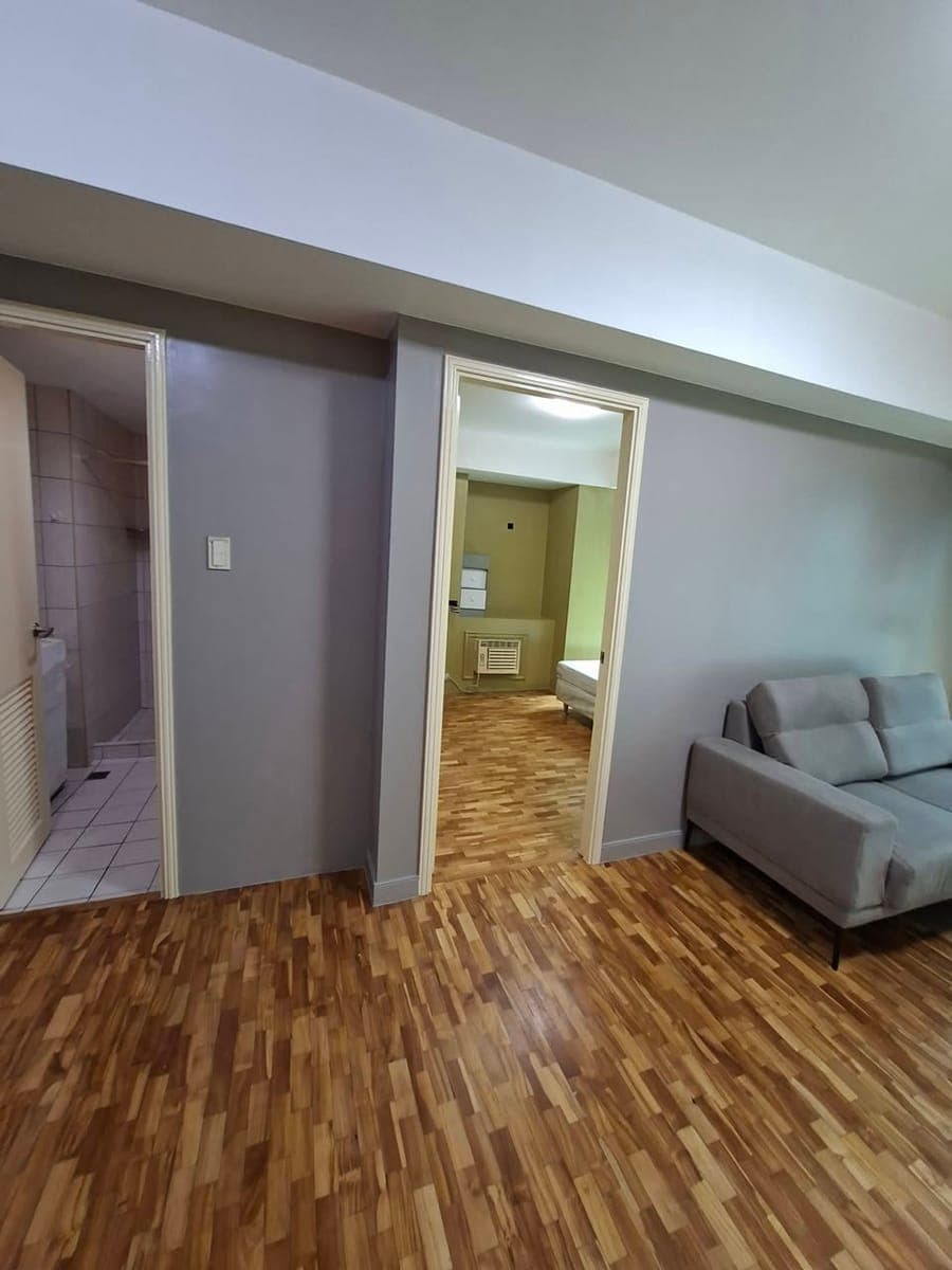 Big 1bedroom unit 45sqm makati condo Near rcbc plaza and makati medical - photo 1