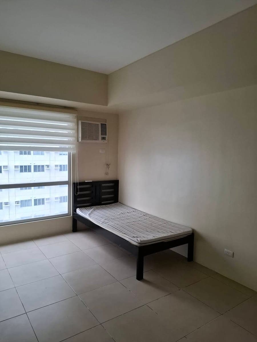 CONDO & PARKING FOR RENT - photo 1